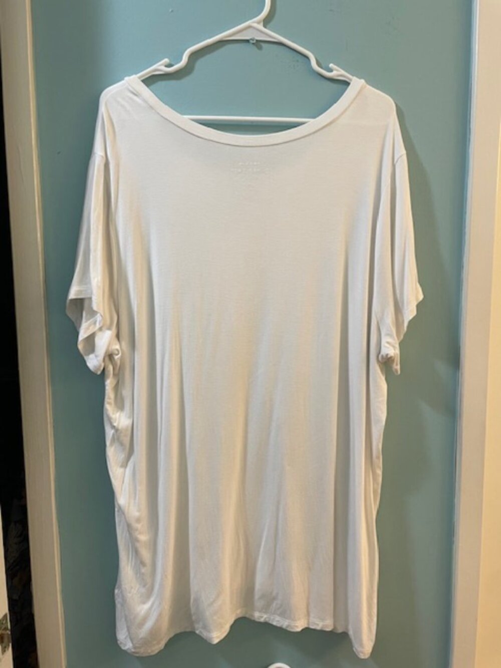 Torrid Supersoft White Top With Sequins, 3x - Picture 2 of 2